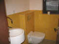 WC 60er - Villeroy und Boch,15 x 15, gelb mit Designerobjekten